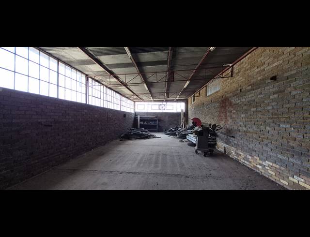 185M² WAREHOUSE TO LET IN DENNYDALE